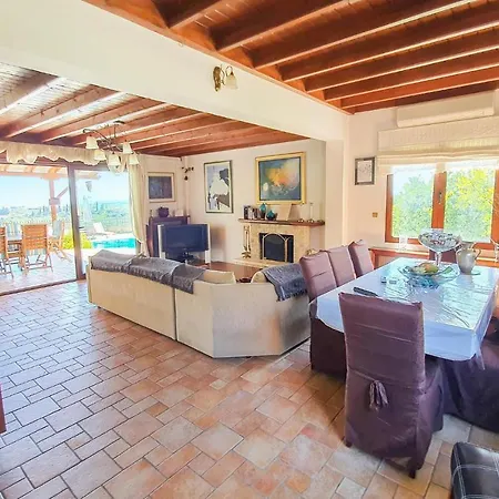 Pet Friendly In With Sauna Holiday home Kiaton