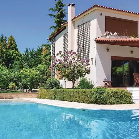 Holiday home Lovely In With Wifi Kiaton