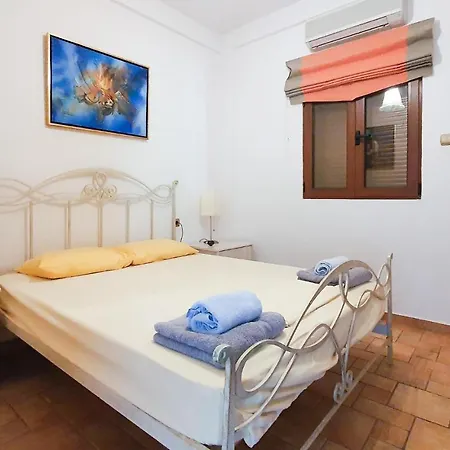 Pet Friendly In With Sauna Holiday home Kiaton